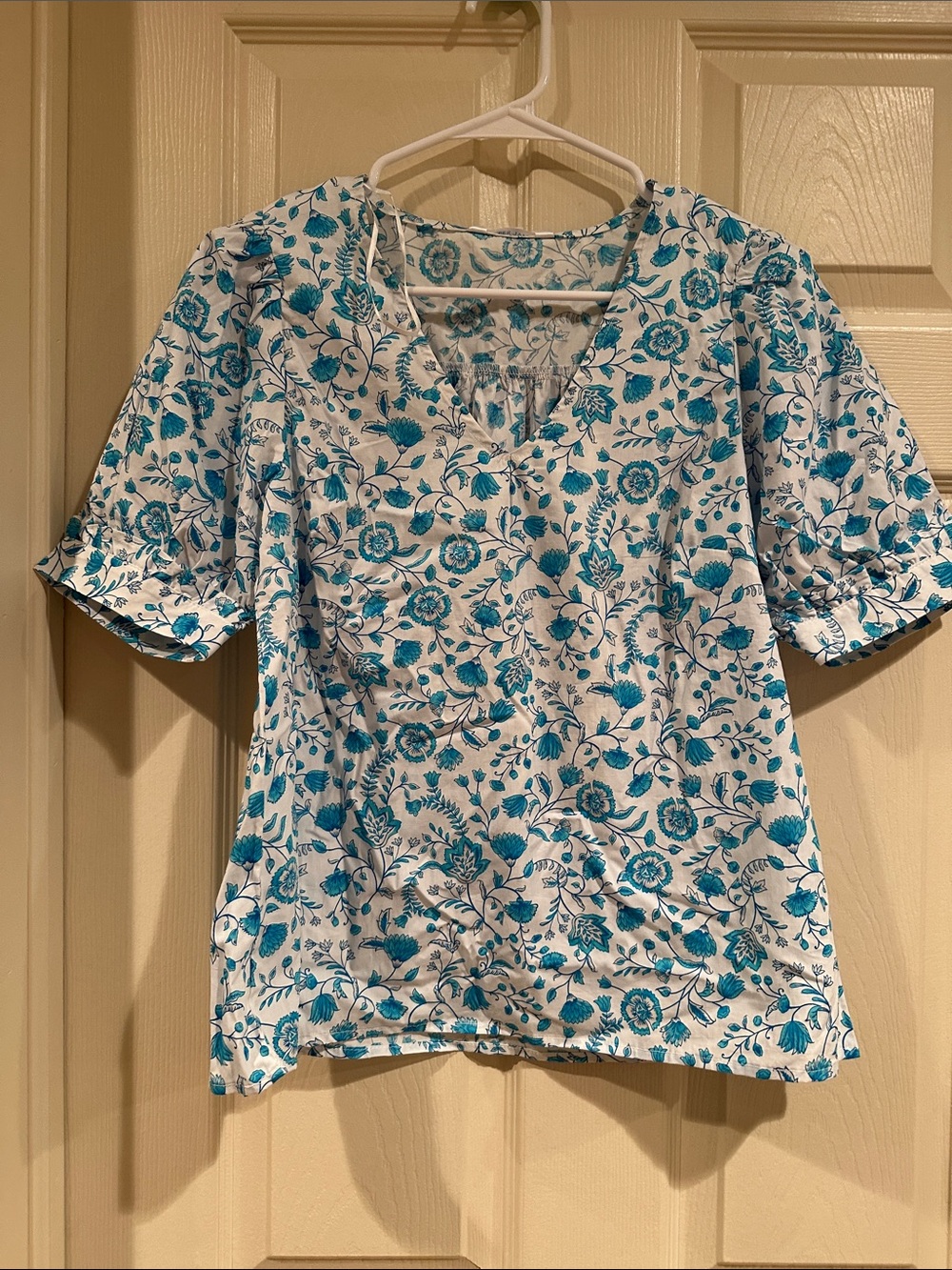 Draper James White V-Neck Top with Teal Floral Print